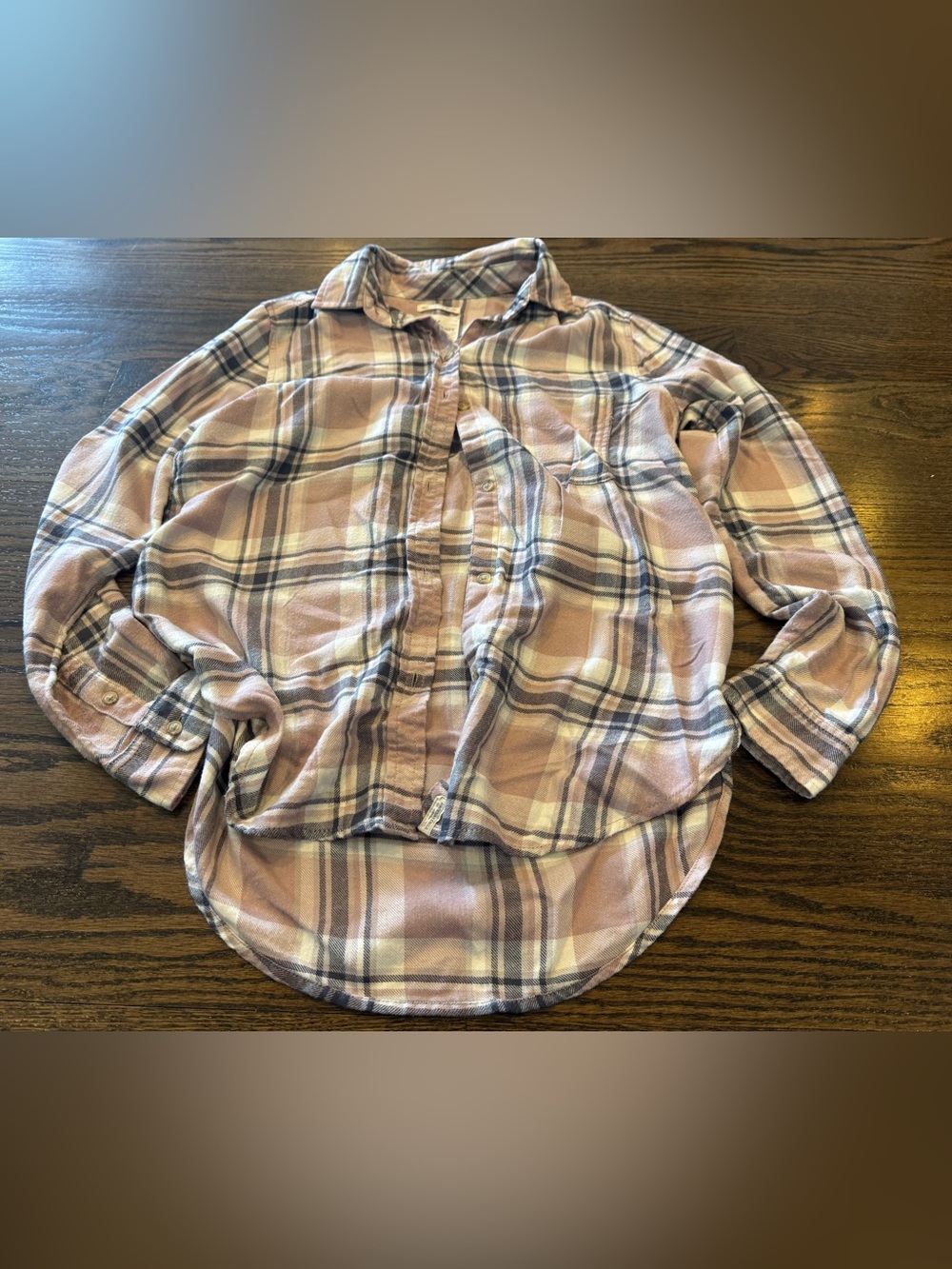 American Eagle Outfitters Plaid Button-Down Shirt
